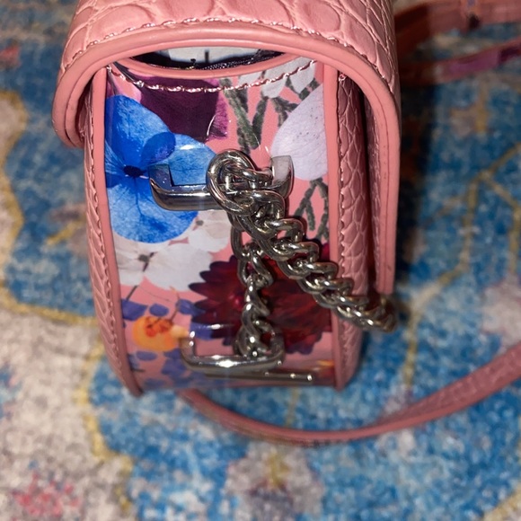 Betsey Johnson XOMIMI Blush Floral Crossbody Bag With Heart Logo New With Tag - Picture 4 of 6